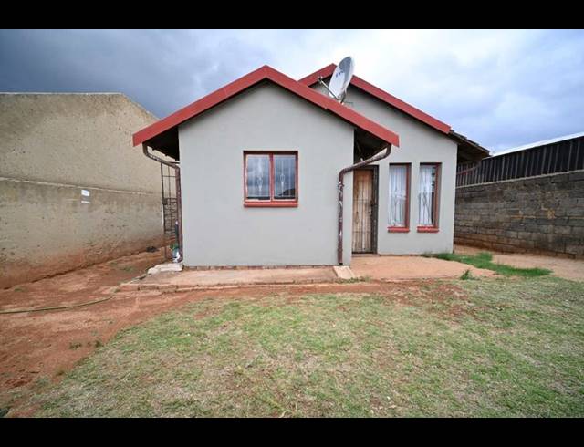 2 BEDROOM HOUSE FOR SALE IN PROTEA GLEN EXT